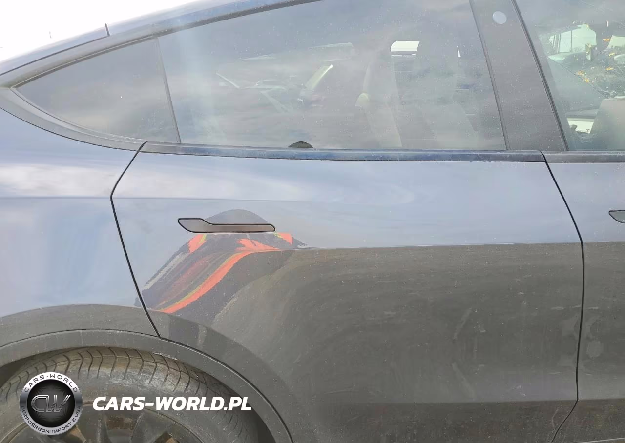 2021 Tesla Model Y VIN:5YJYGDEE3MF244159 - 10