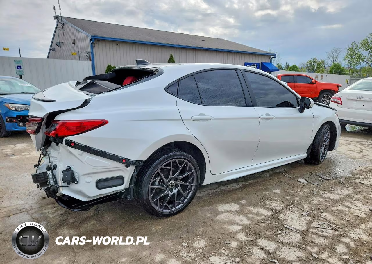 2025 Toyota Camry Xse VIN:4T1DBADKXSU525670 - 3