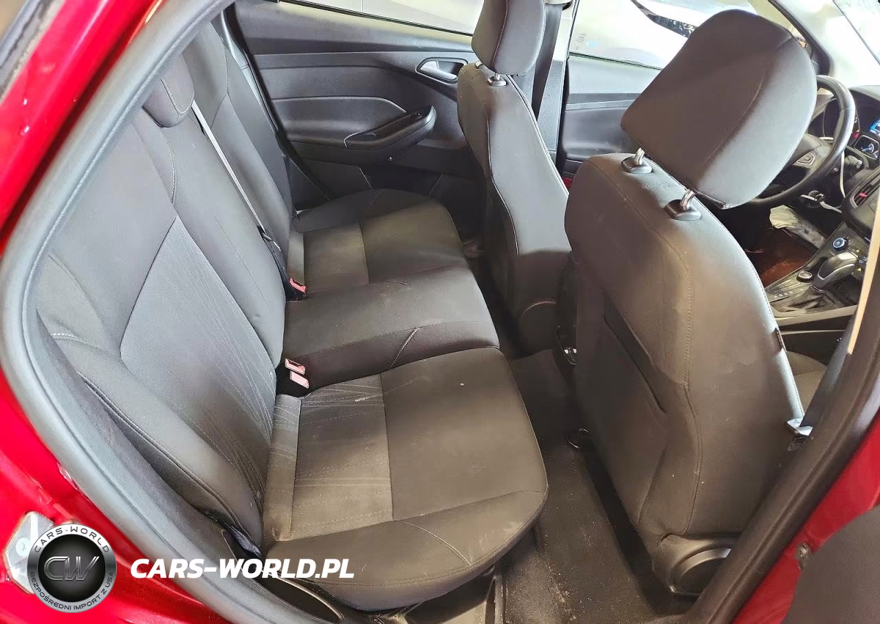 2015 Ford Focus Se VIN:1FADP3K24FL256071 - 10