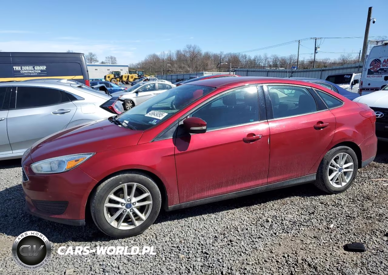 2015 Ford Focus Se VIN:1FADP3F28FL364980 - 1