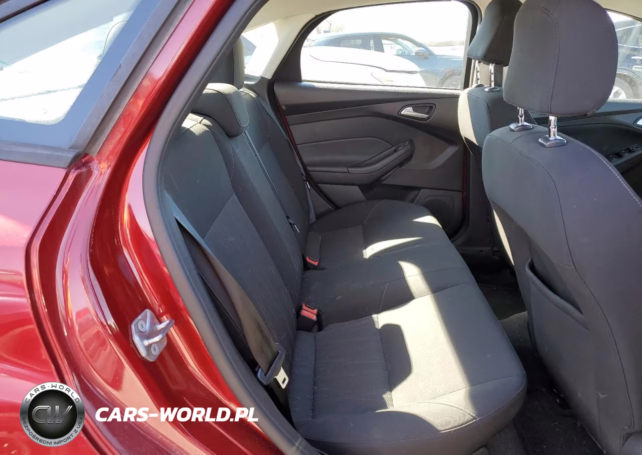 2015 Ford Focus Se VIN:1FADP3F28FL364980 - 10