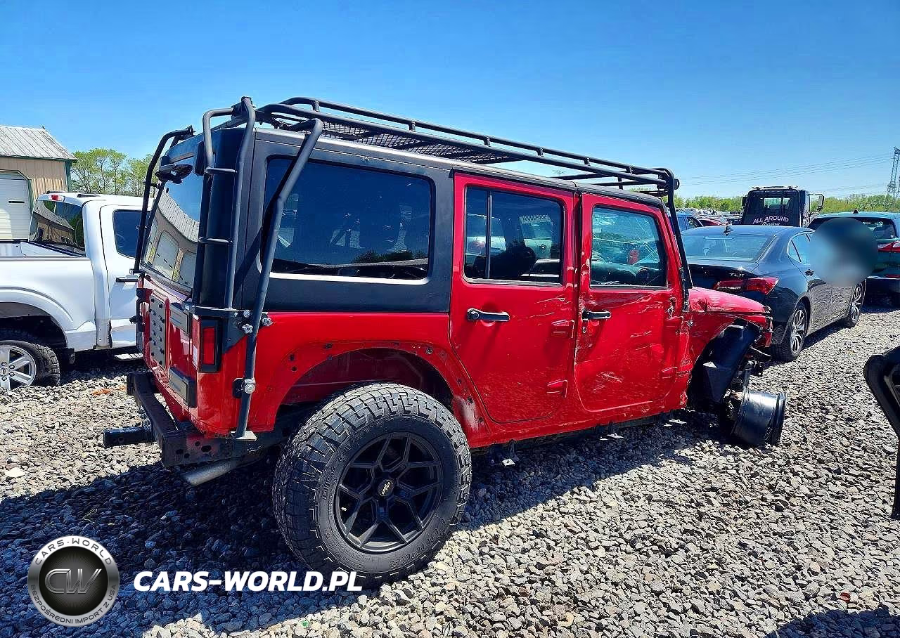 2014 Jeep Wrangler Unlimited Sport VIN:1C4BJWDG3EL175008 - 3