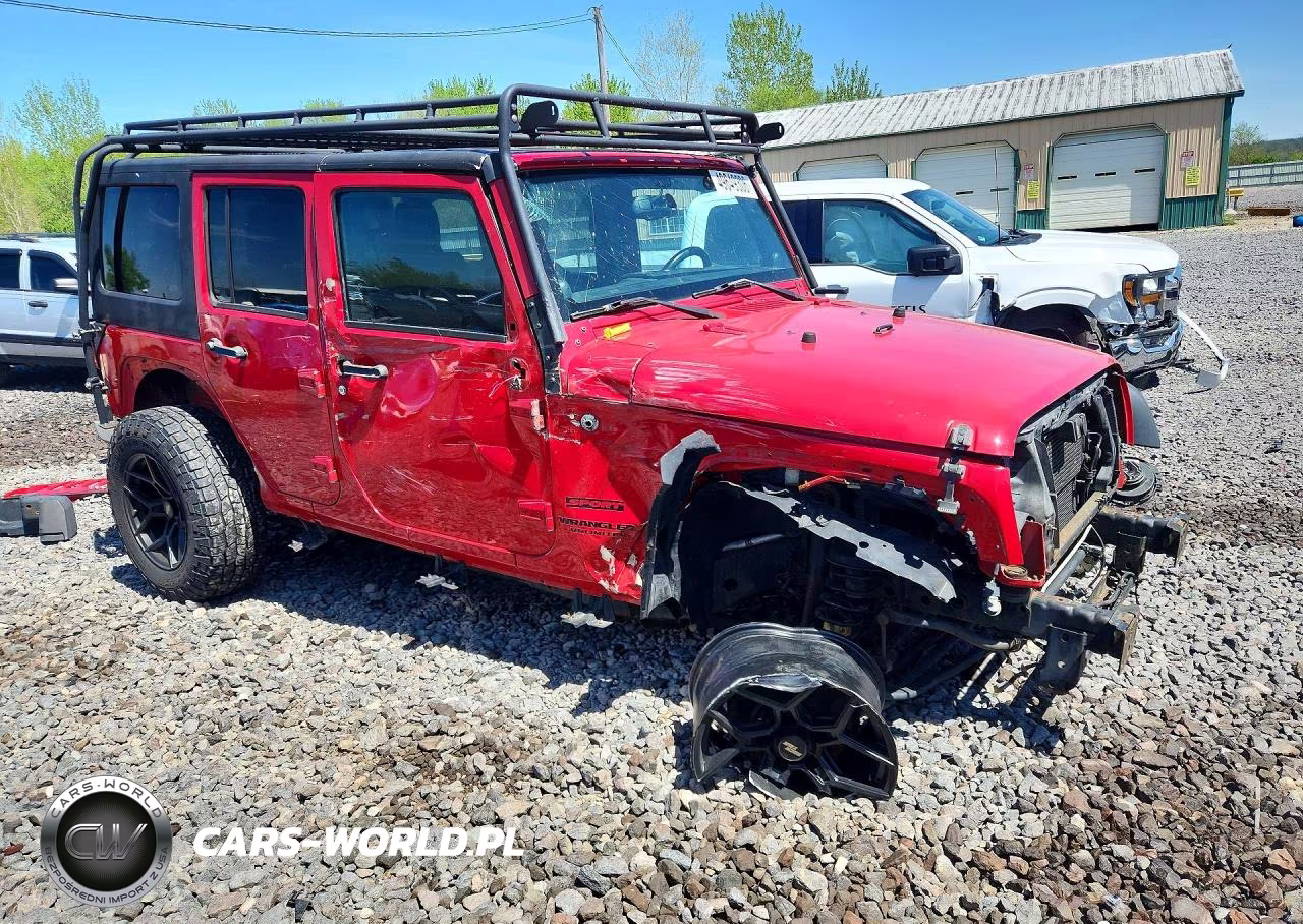 2014 Jeep Wrangler Unlimited Sport VIN:1C4BJWDG3EL175008 - 4