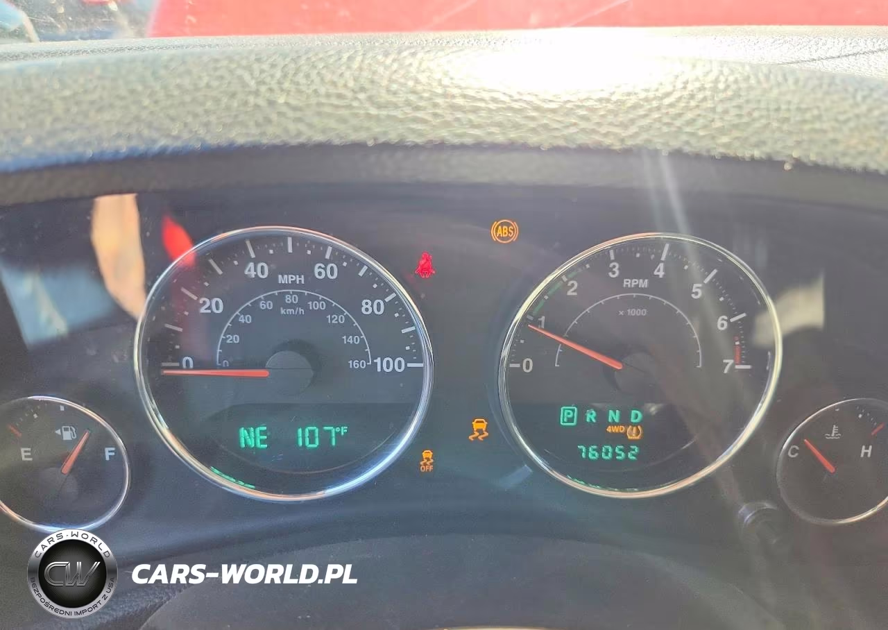 2014 Jeep Wrangler Unlimited Sport VIN:1C4BJWDG3EL175008 - 9