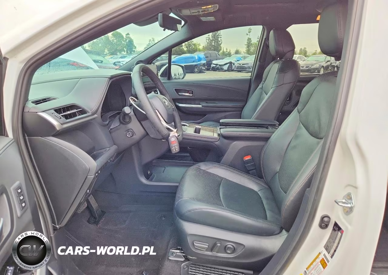 2025 Toyota Sienna Limited 7-Passenger VIN:5TDZSKFC2SS220626 - 7