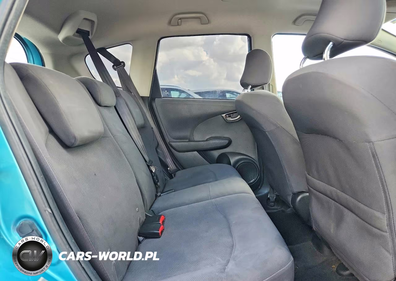 2013 Honda Fit VIN:JHMGE8H34DC055938 - 10