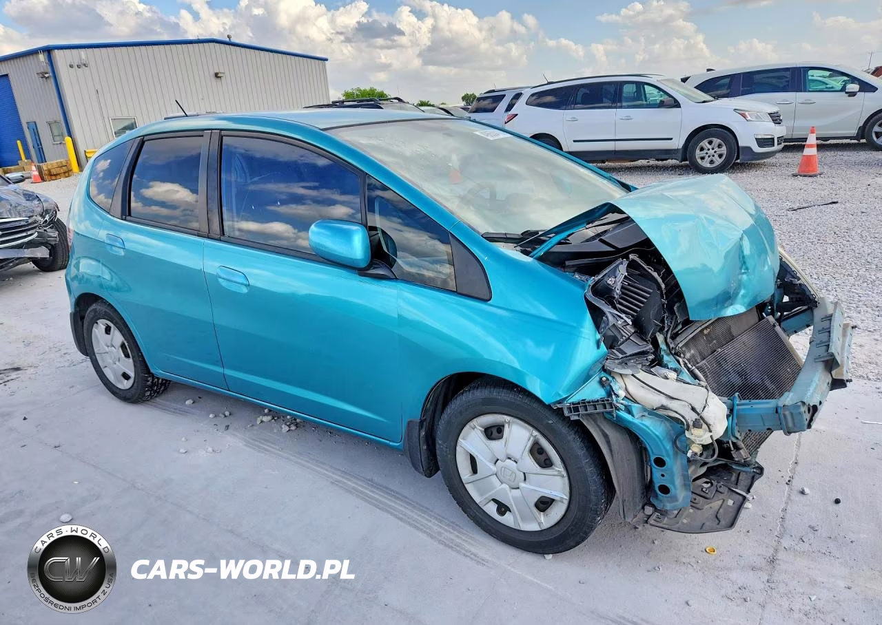 2013 Honda Fit VIN:JHMGE8H34DC055938 - 4