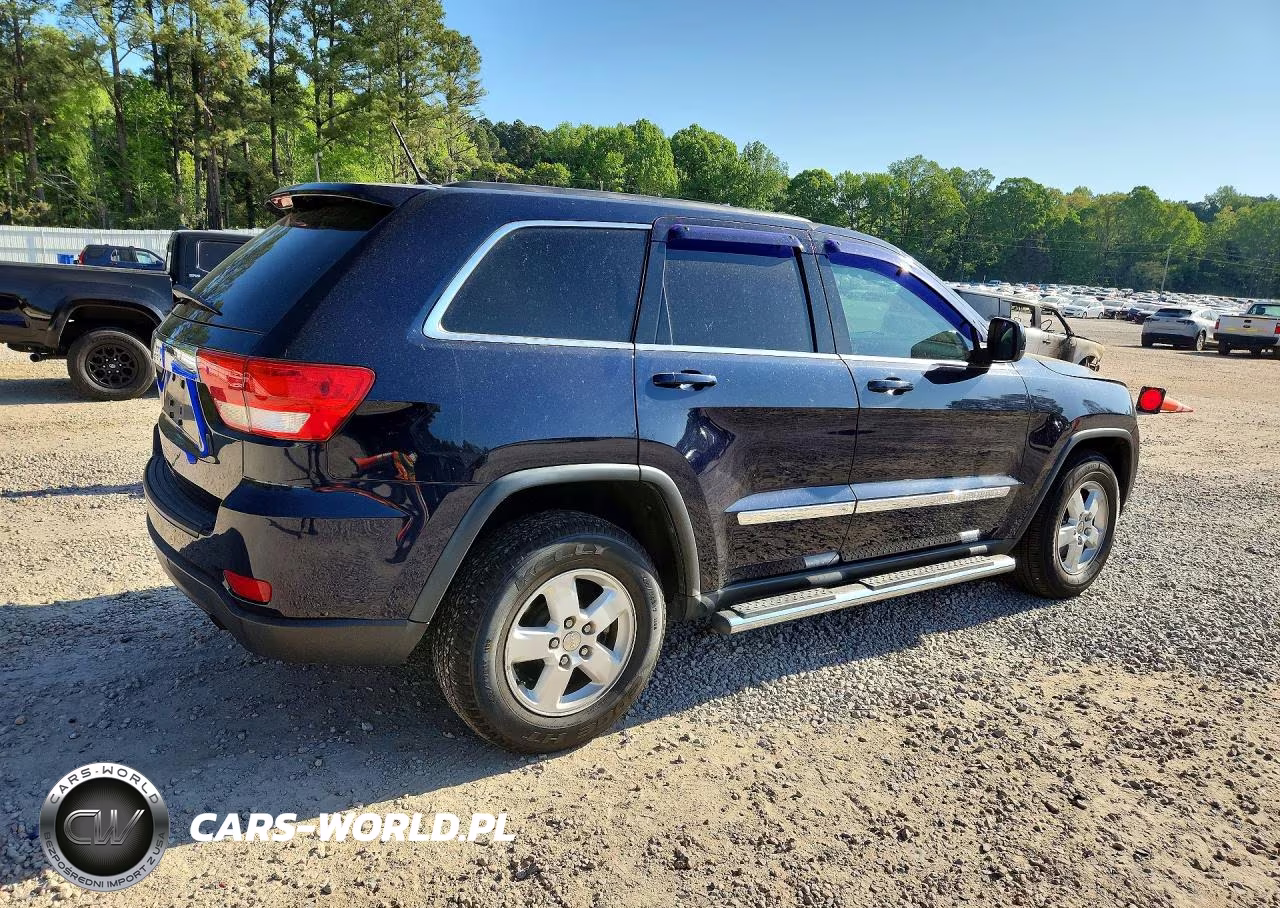 2013 Jeep Grand Cherokee Laredo VIN:1C4RJFAG4DC568470 - 3