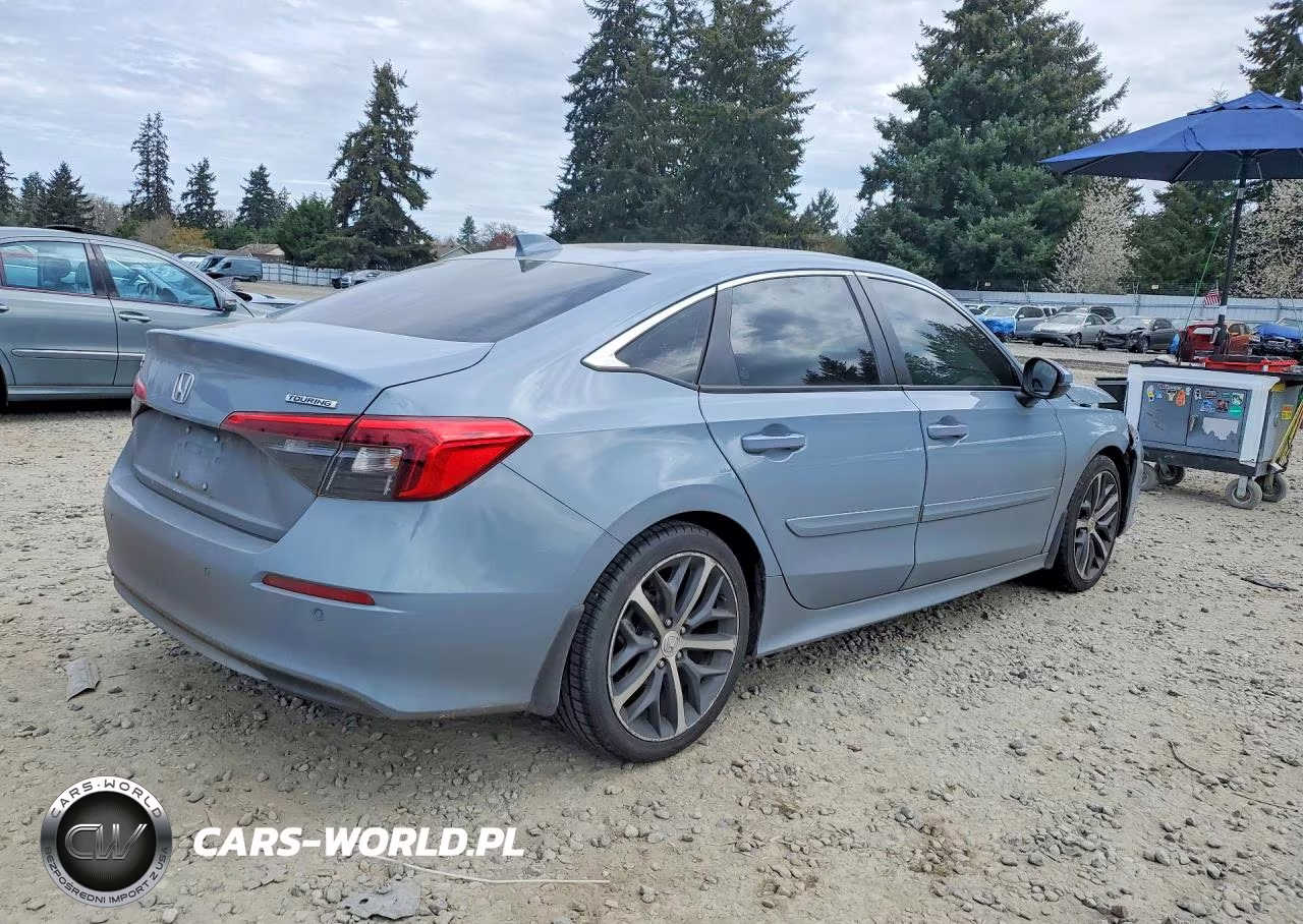 2023 Honda Civic Touring VIN:2HGFE1F97PH300424 - 3