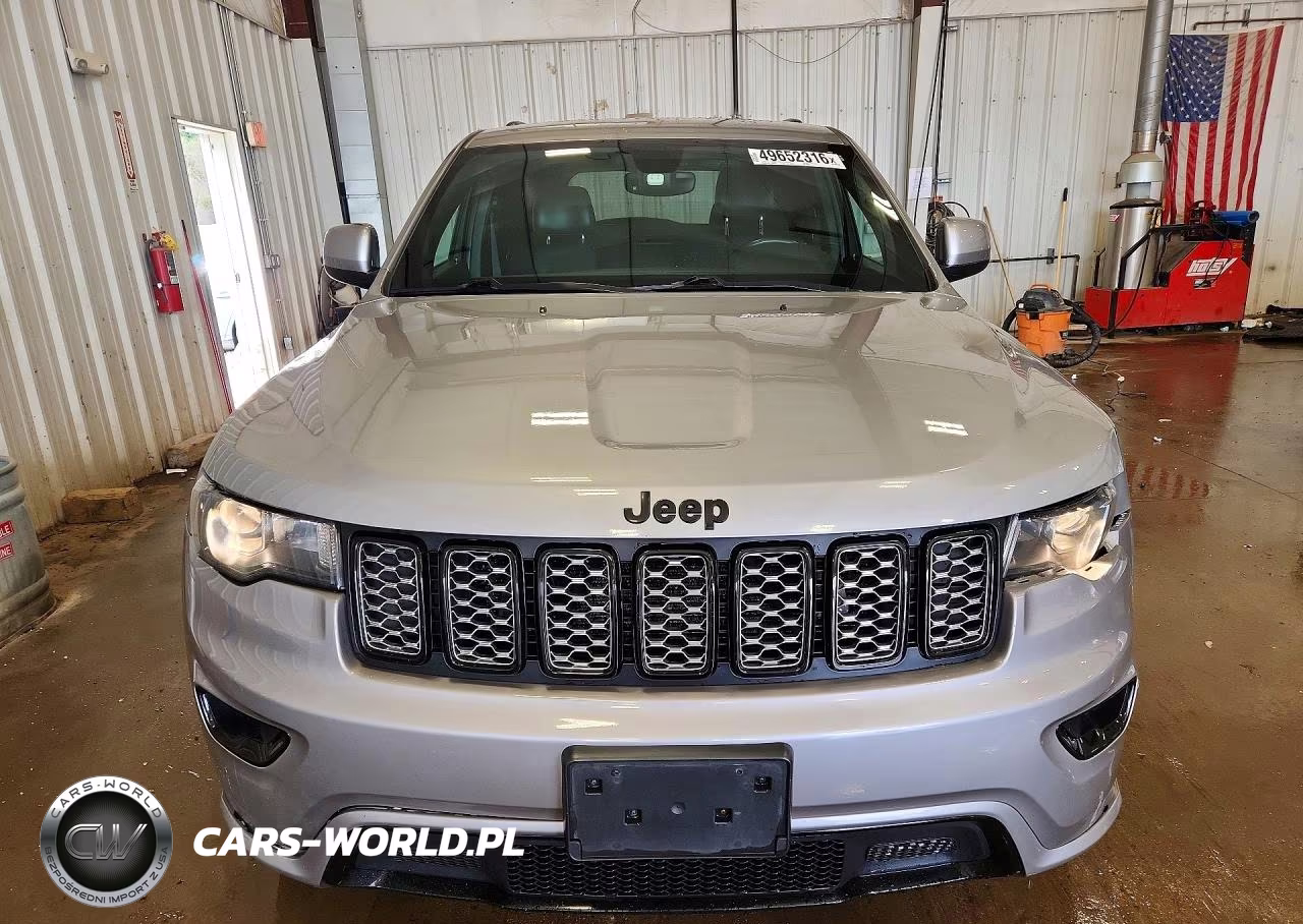 2017 Jeep Grand Cherokee Laredo VIN:1C4RJFAG9HC961922 - 5
