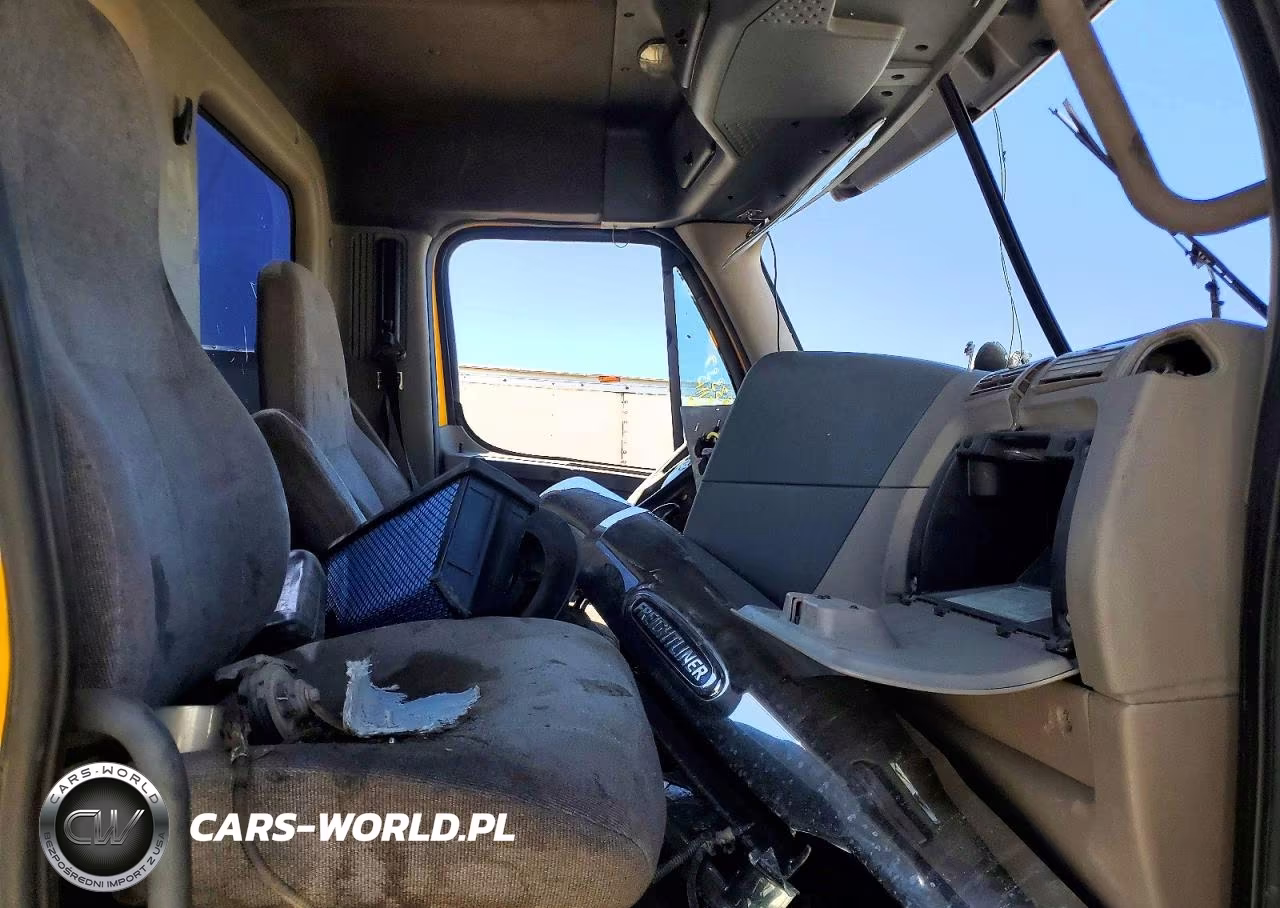 2011 Freightliner Cascadia Roll-Off Container Truck VIN:1FUJGEDV6BSAX7106 - 5