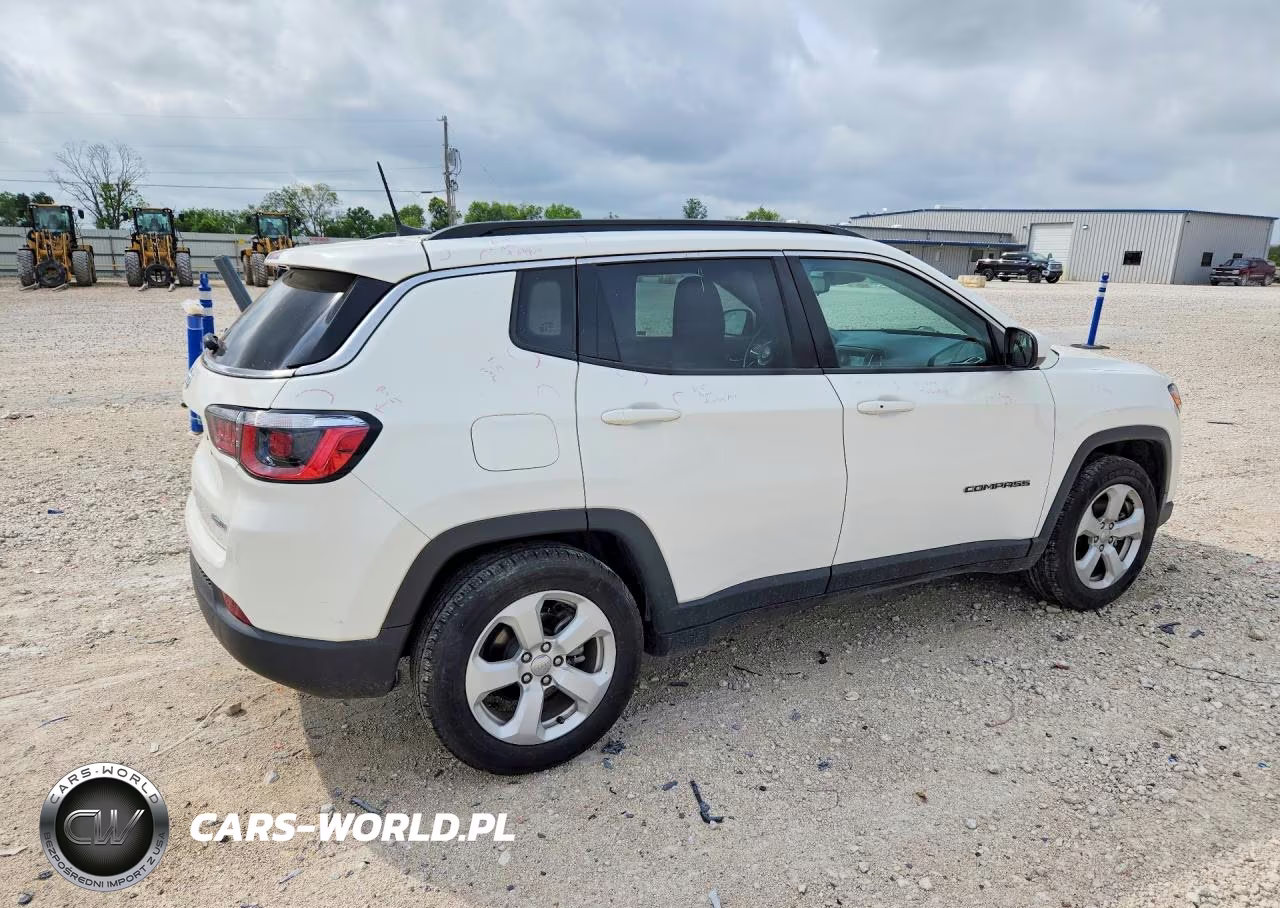 2020 Jeep Compass Latitude VIN:3C4NJCBB1LT230074 - 3