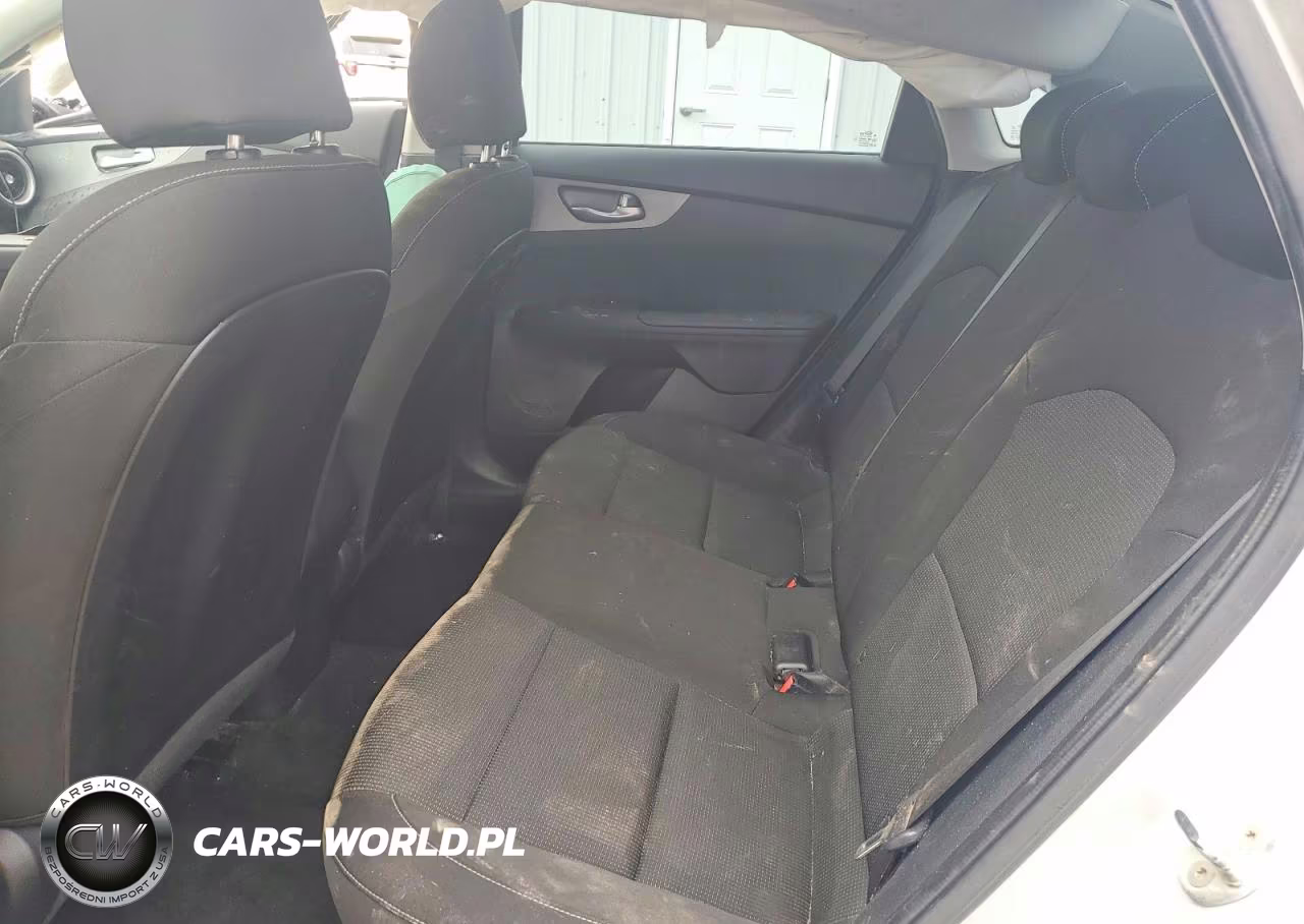 2021 Kia Forte Lxs VIN:3KPF24AD3ME335991 - 10