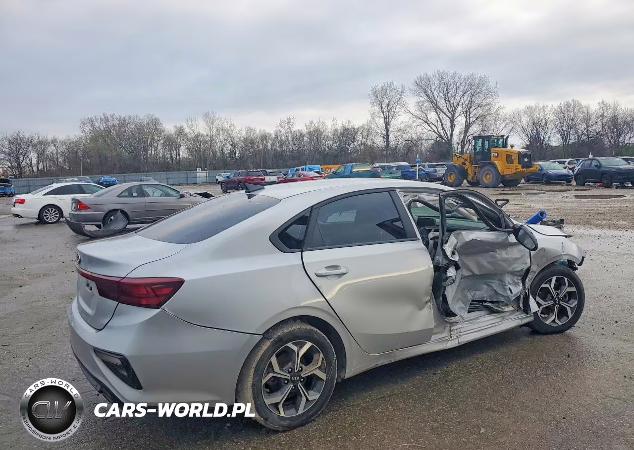 2021 Kia Forte Lxs VIN:3KPF24AD3ME335991 - 3