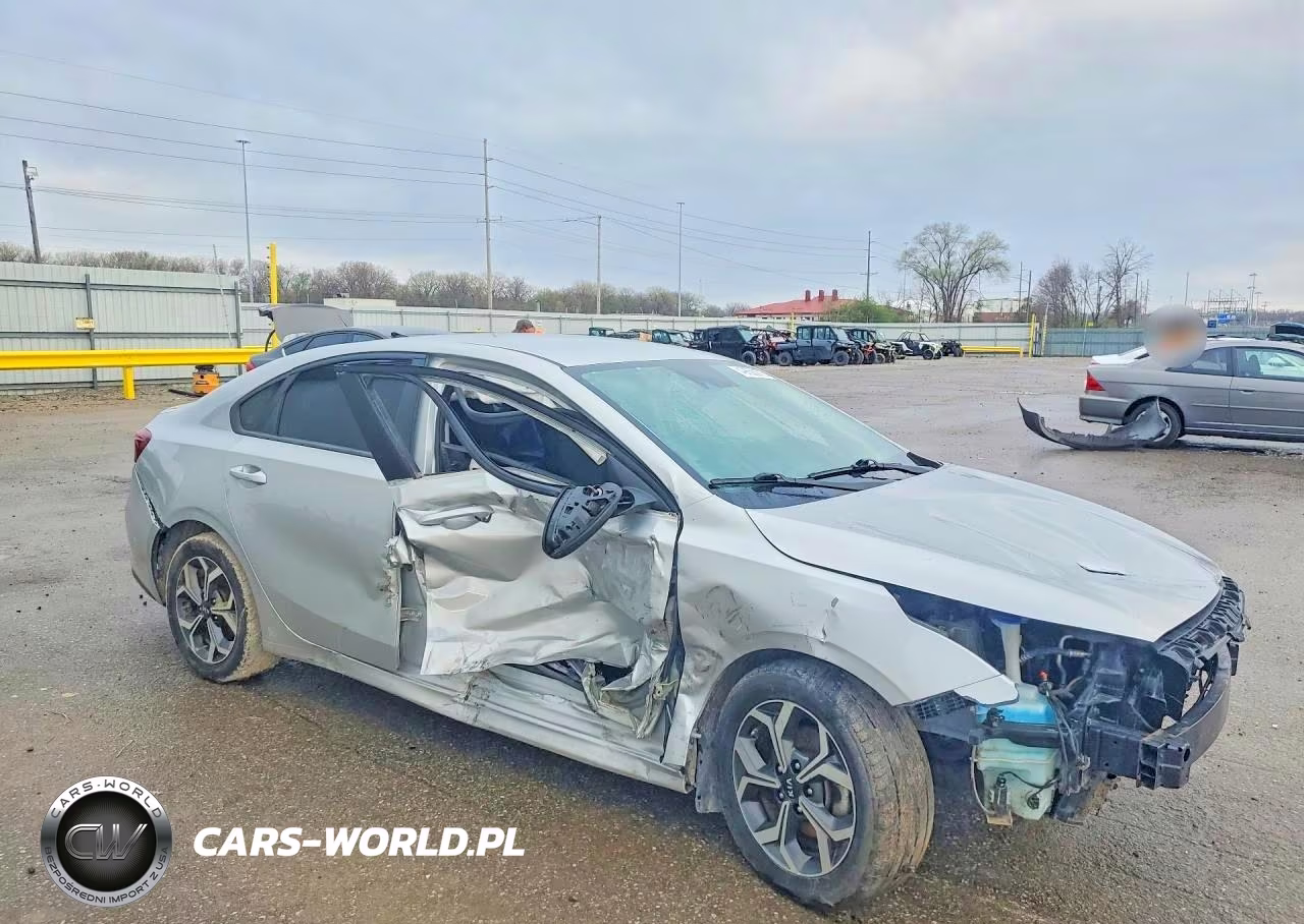 2021 Kia Forte Lxs VIN:3KPF24AD3ME335991 - 4