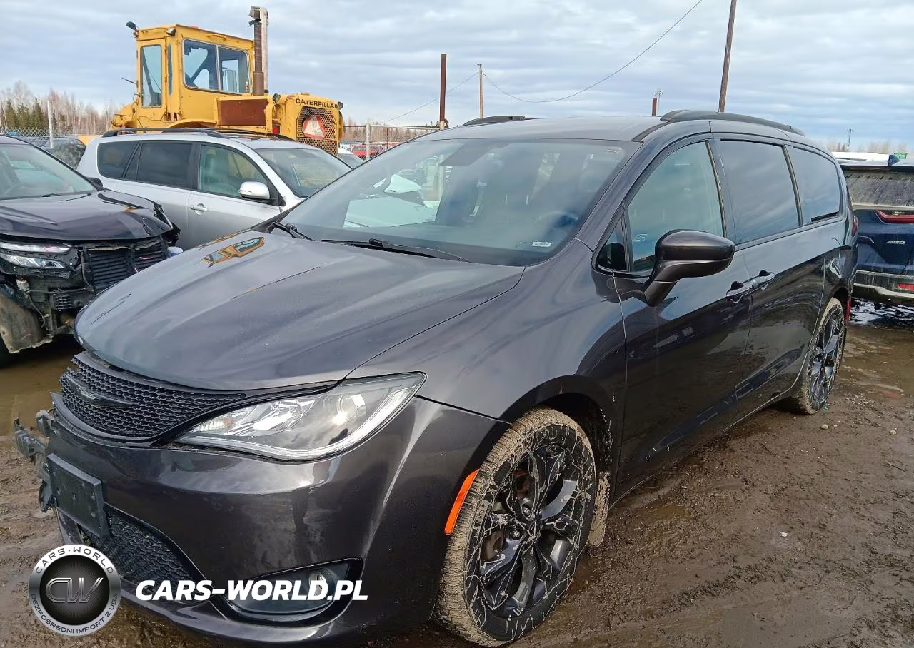 2018 Chrysler Pacifica Touring L Plus