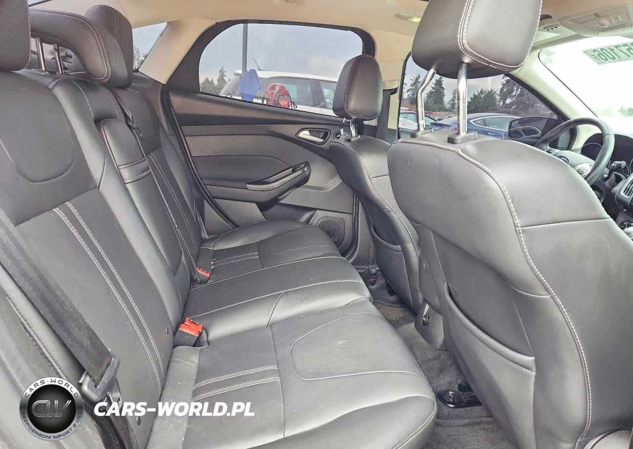 2012 Ford Focus Titanium VIN:1FAHP3J22CL379270 - 10