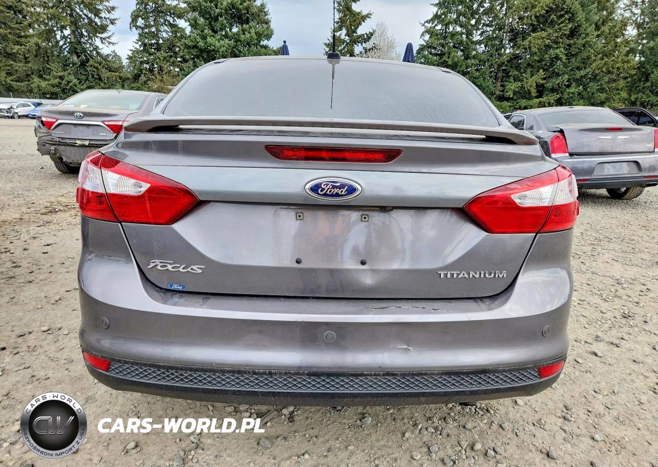 2012 Ford Focus Titanium VIN:1FAHP3J22CL379270 - 6