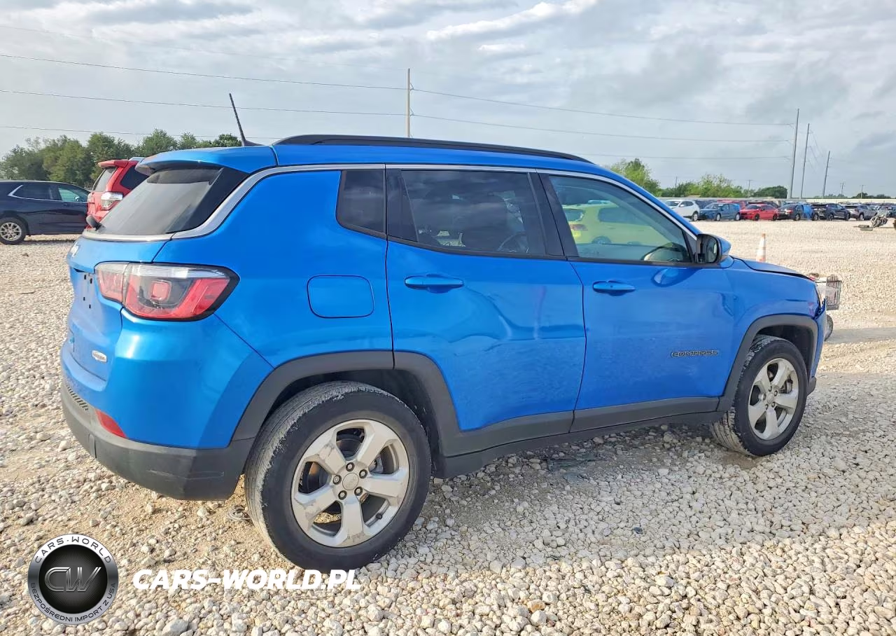 2018 Jeep Compass Latitude VIN:3C4NJCBBXJT462198 - 3
