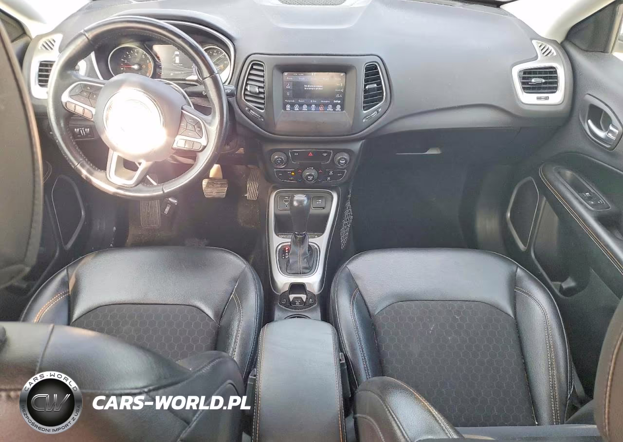 2018 Jeep Compass Latitude VIN:3C4NJCBBXJT462198 - 8