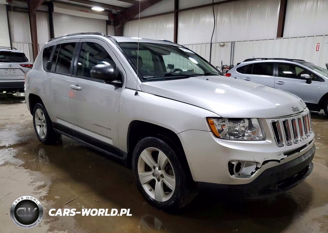 2012 Jeep Compass Latitude VIN:1C4NJDEB4CD662293 - 4
