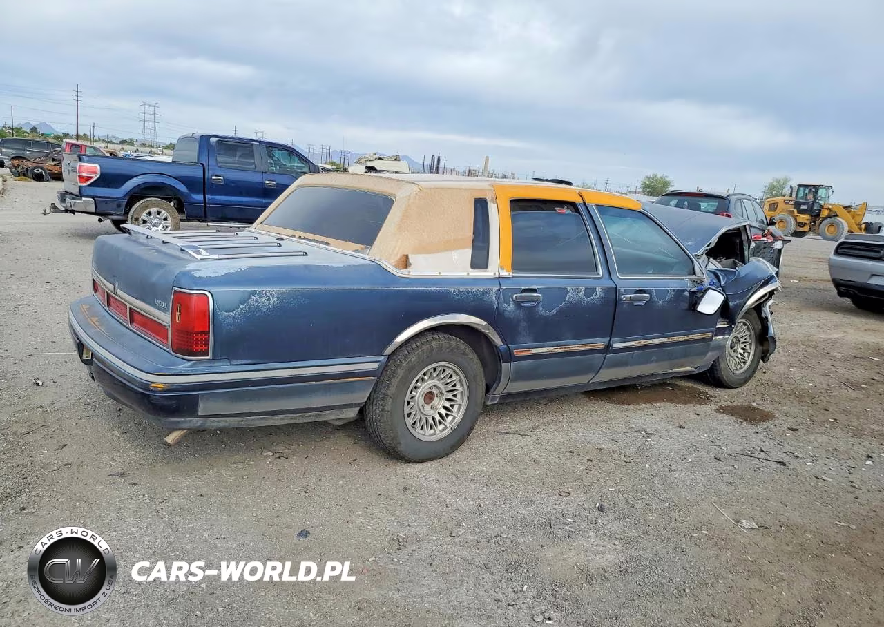 1997 Lincoln Town Car Executive VIN:1LNLM81W5VY742868 - 3
