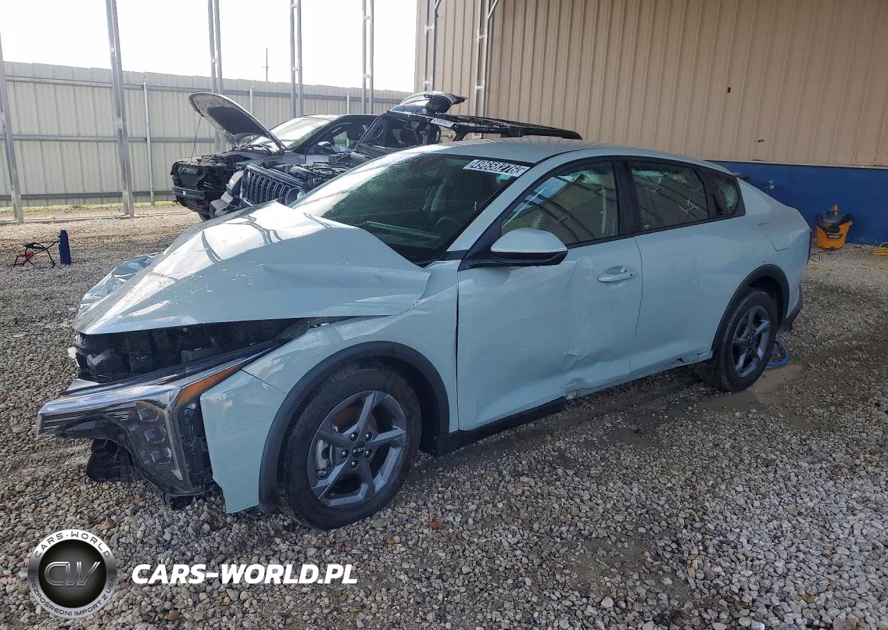 2025 Kia K4 Lxs – zdjęcie 1 z 12