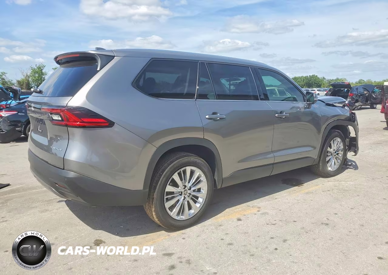 2026 Toyota Grand Highlander Platinum VIN:5TDAAAB58TS113812 - 3