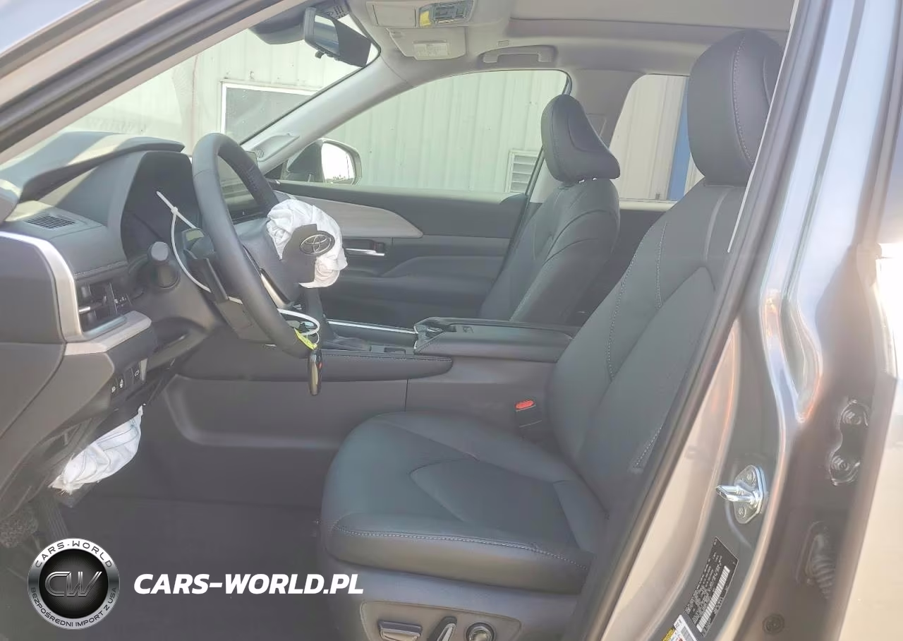 2026 Toyota Grand Highlander Platinum VIN:5TDAAAB58TS113812 - 7