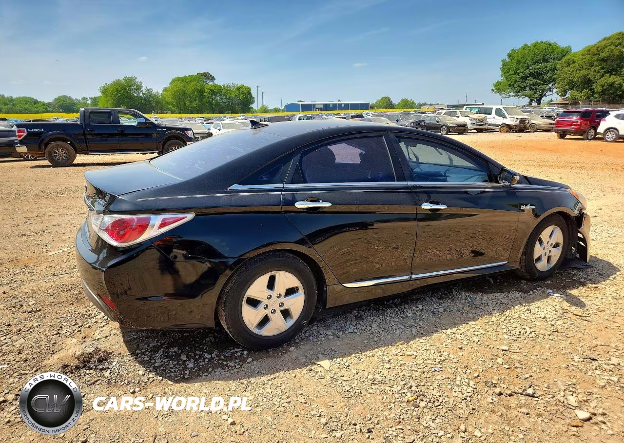 2011 Hyundai Sonata Hybrid VIN:KMHEC4A48BA011035 - 3