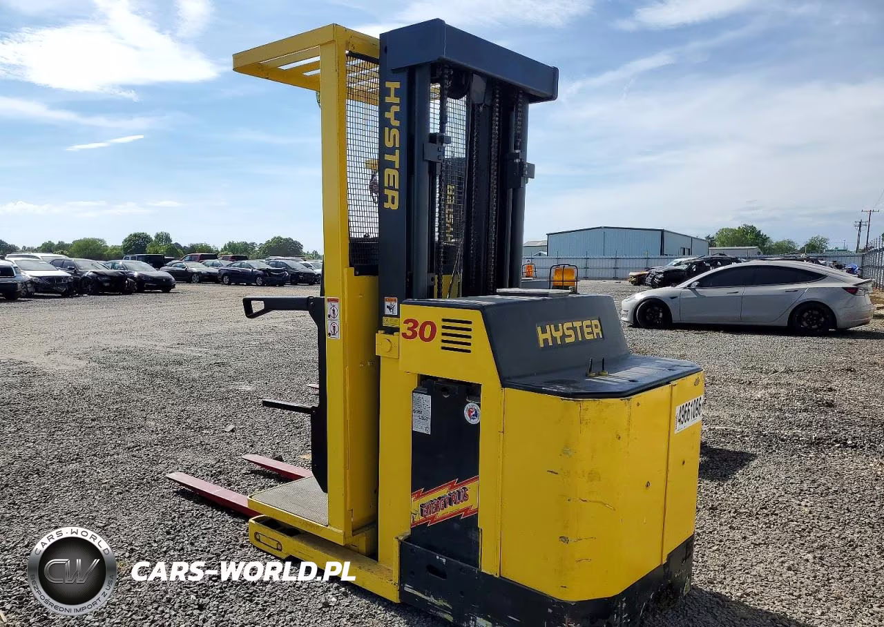 2000 Hyster Order Picker Forklift