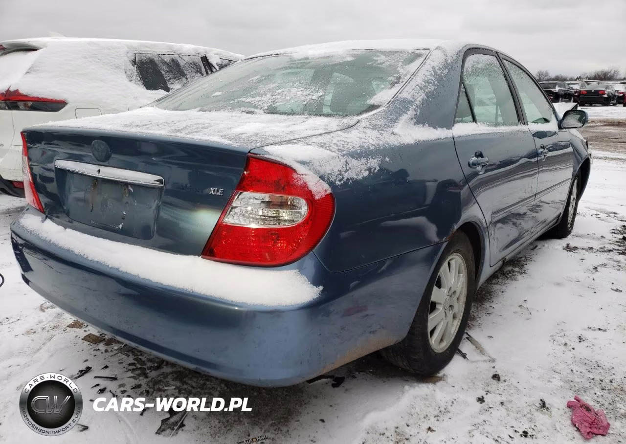 2003 Toyota Camry Le VIN:4T1BE30K73U761422 - 3
