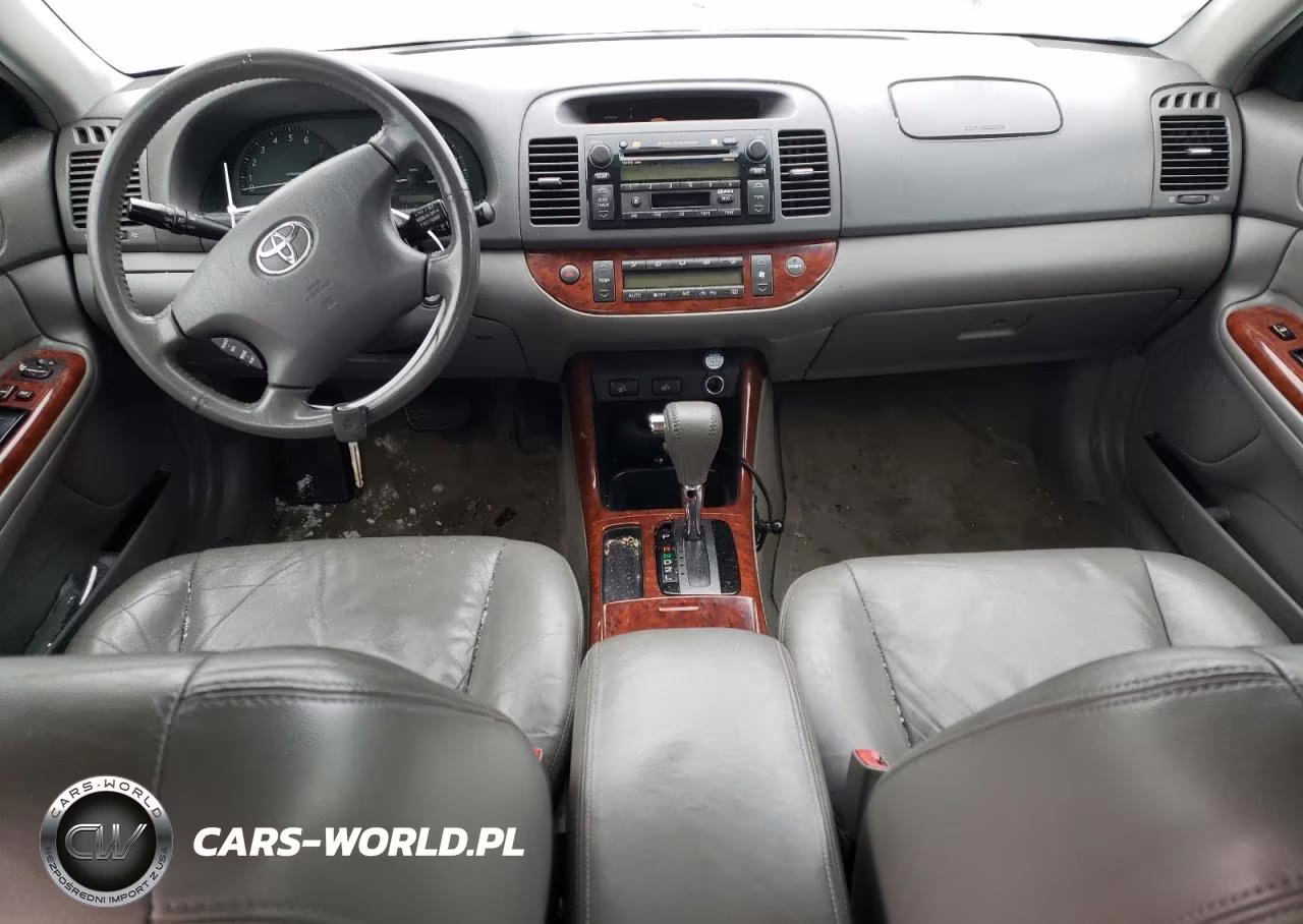 2003 Toyota Camry Le VIN:4T1BE30K73U761422 - 8