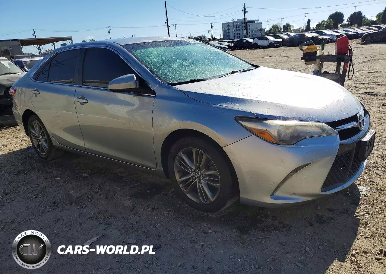 2015 Toyota Camry Se VIN:4T1BF1FK9FU056330 - 4