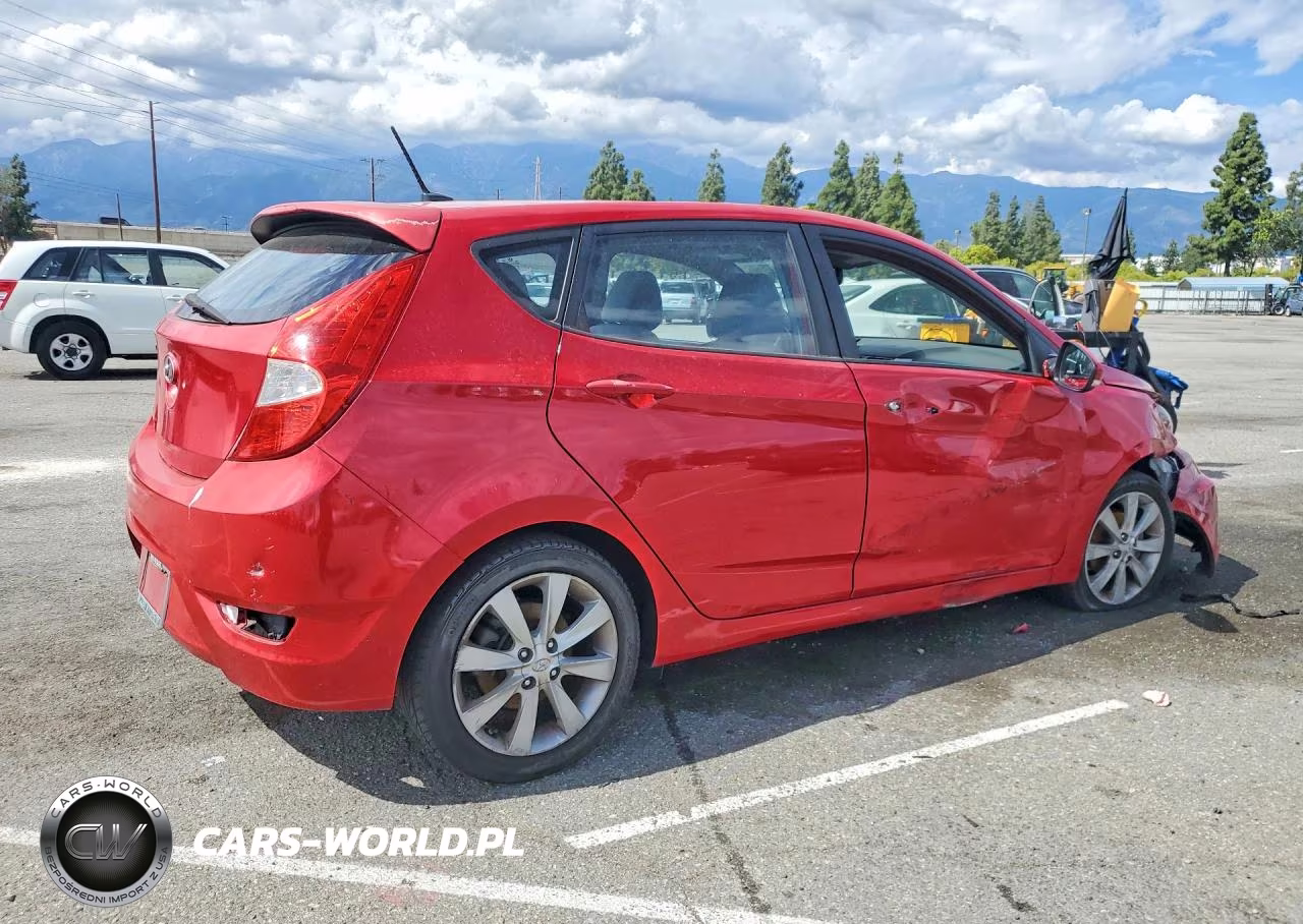 2013 Hyundai Accent Se VIN:KMHCU5AE4DU062360 - 3