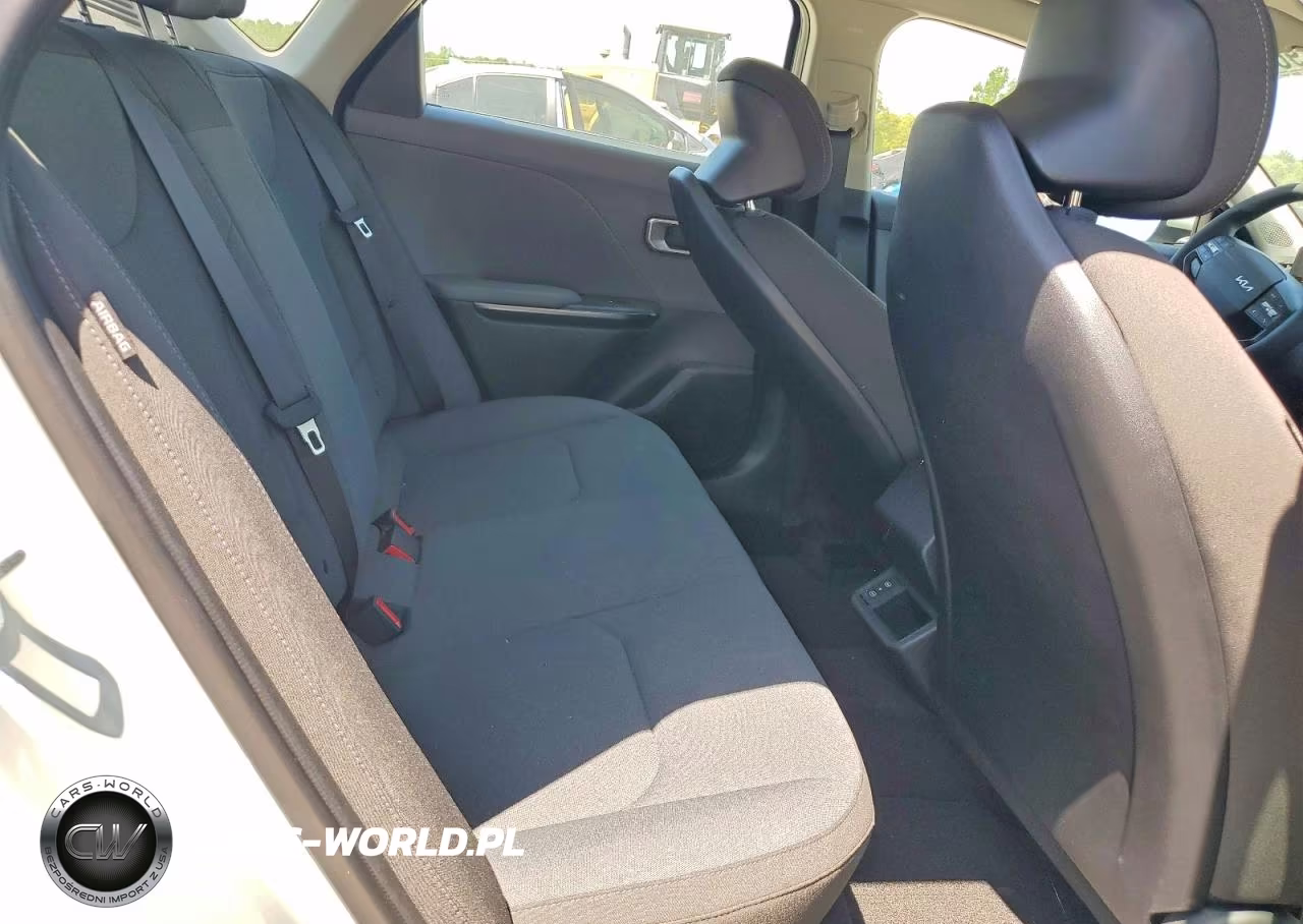 2025 Kia K4 Lxs VIN:3KPFT4DE2SE152953 - 10