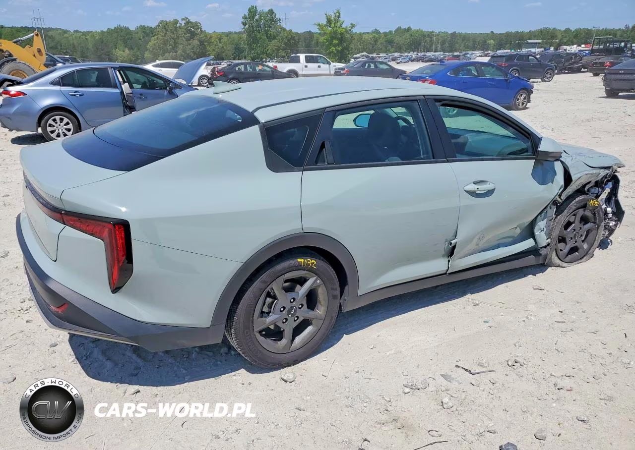 2025 Kia K4 Lxs VIN:3KPFT4DE2SE152953 - 3