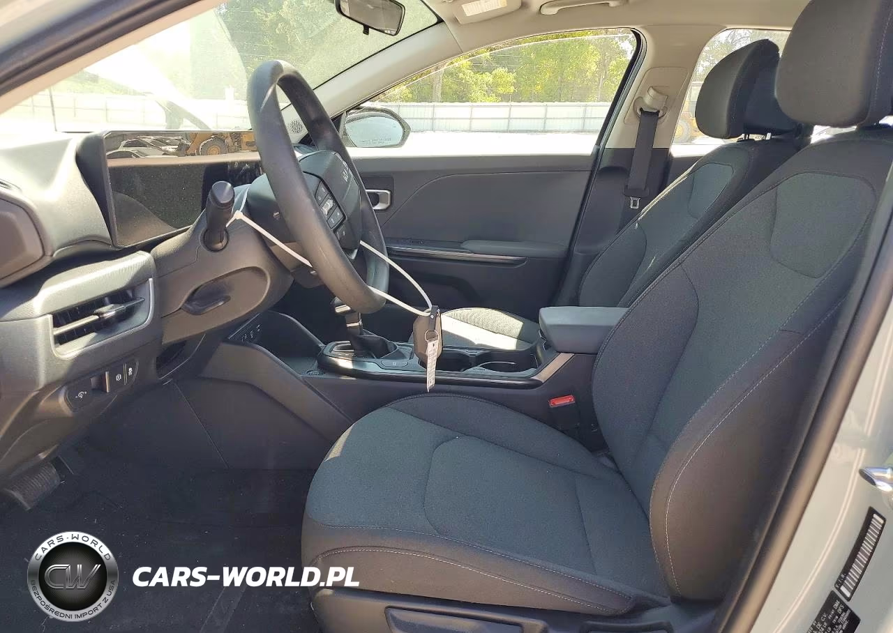 2025 Kia K4 Lxs VIN:3KPFT4DE2SE152953 - 7
