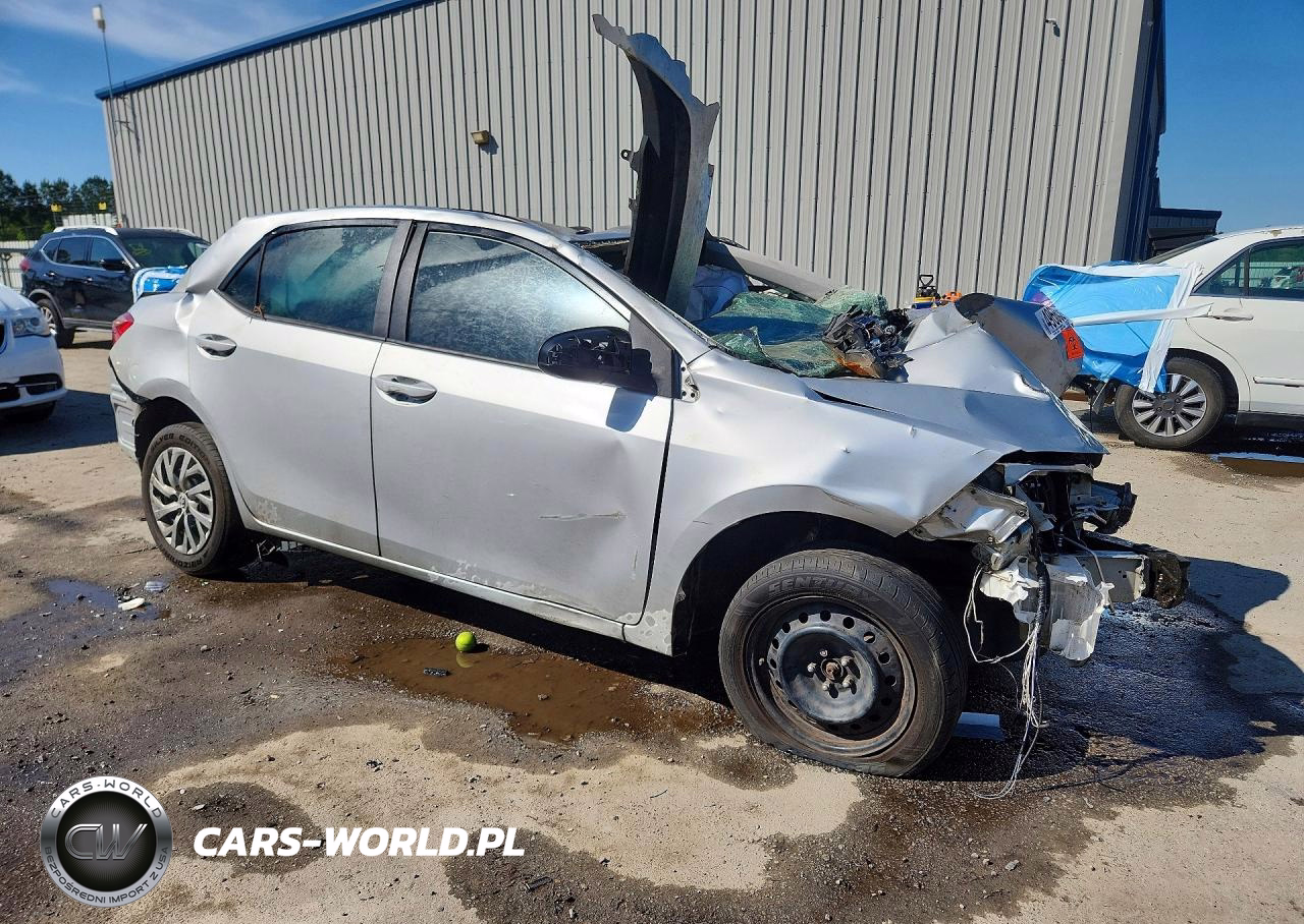 2018 Toyota Corolla Le VIN:5YFBURHE0JP772006 - 4