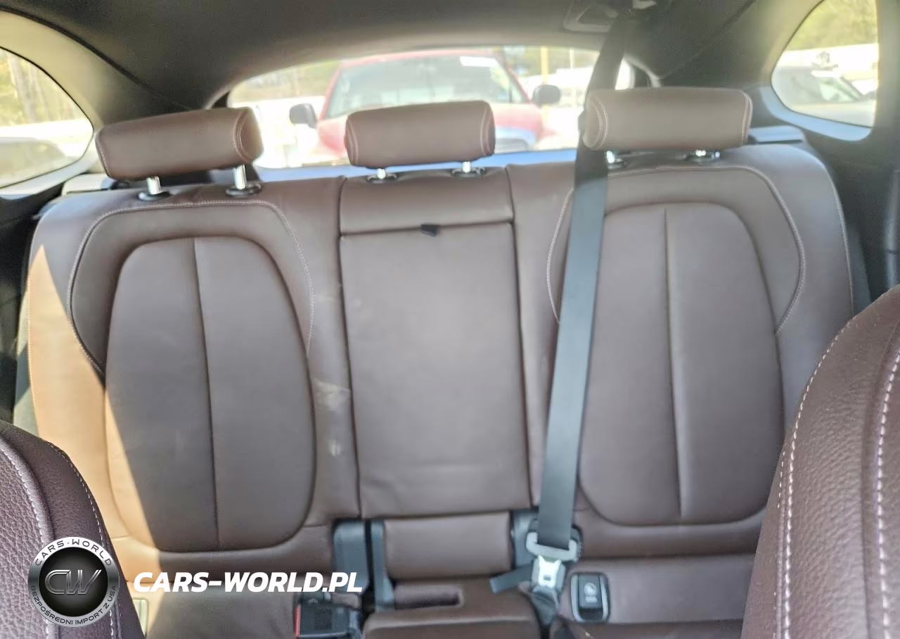 2018 BMW X1 xDrive28I VIN:WBXHT3C34J5L33343 - 10