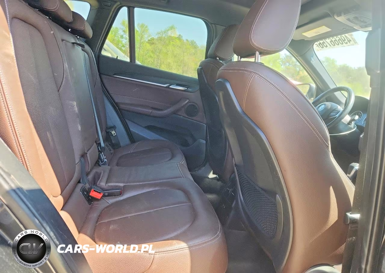 2018 BMW X1 xDrive28I VIN:WBXHT3C34J5L33343 - 11