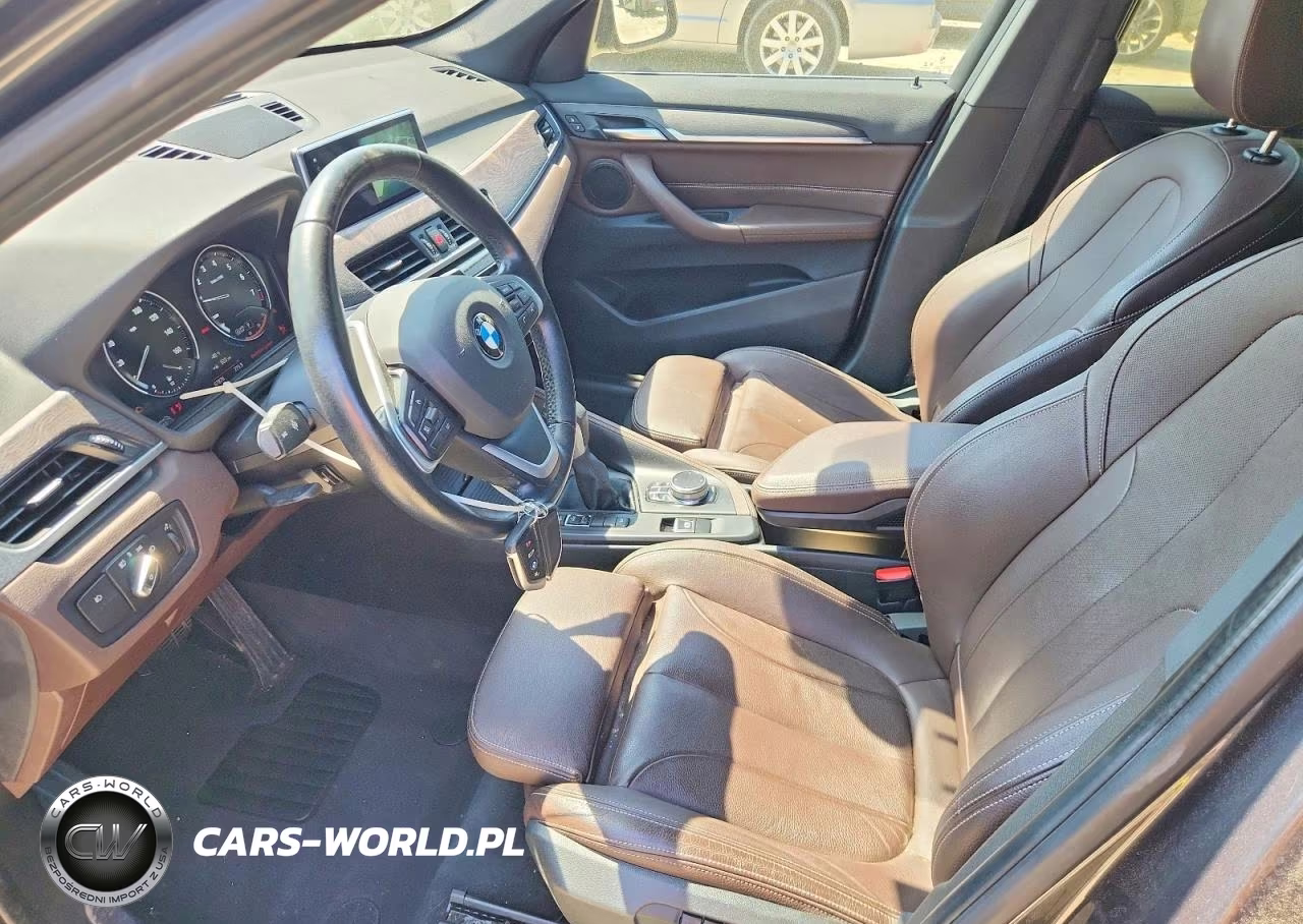 2018 BMW X1 xDrive28I VIN:WBXHT3C34J5L33343 - 7