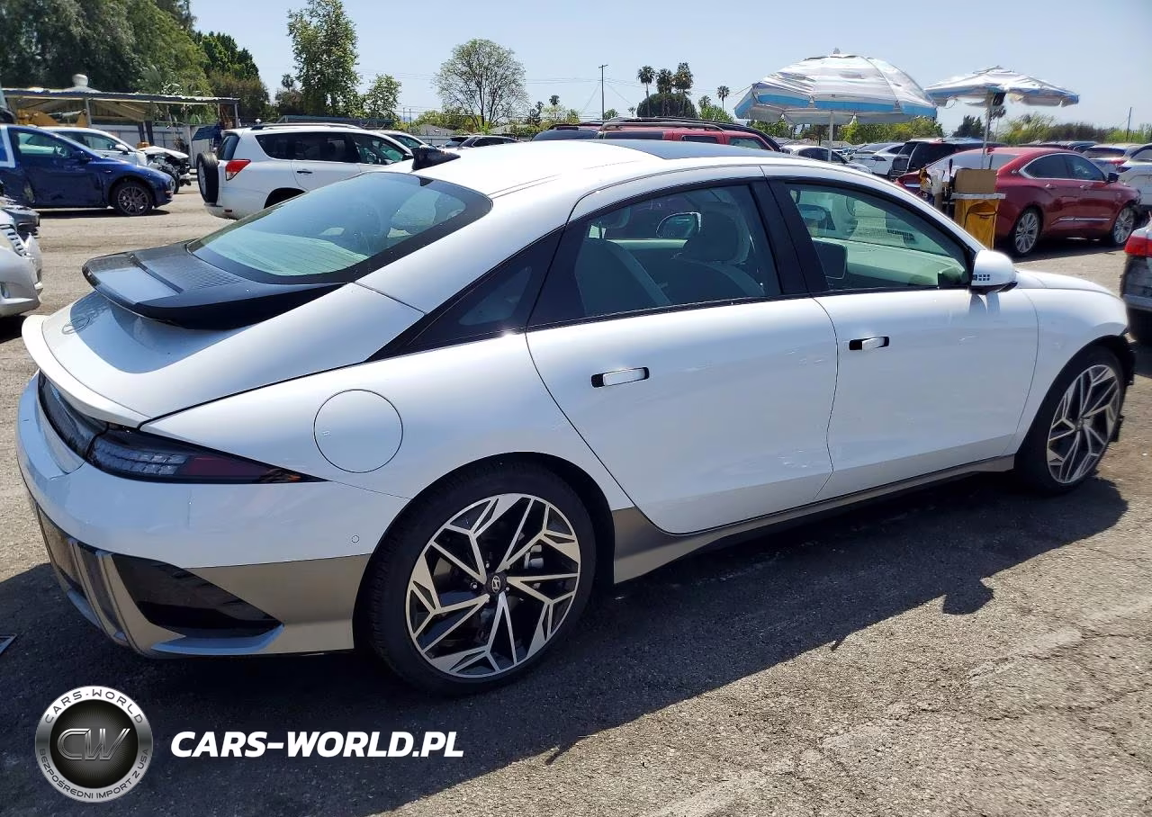 2025 Hyundai Ioniq 6 Limited VIN:KMHM54AA5SA114828 - 3