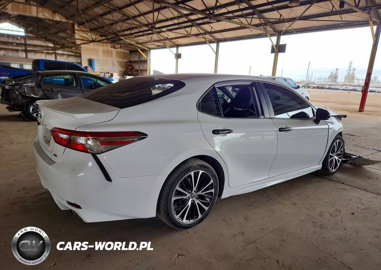 2020 Toyota Camry Se VIN:4T1G11AK5LU944158 - 3