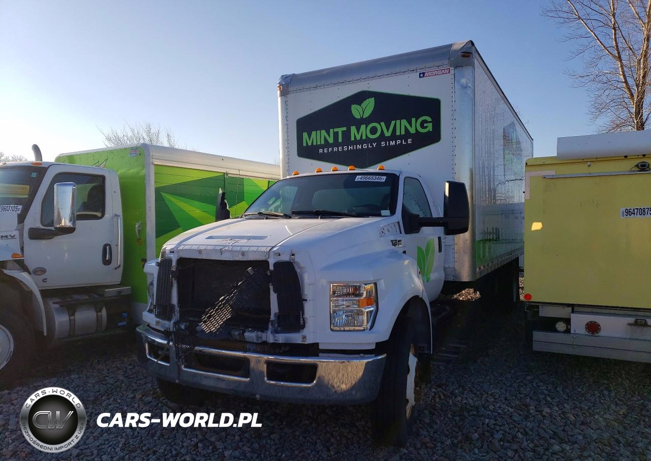 2017 Ford F650 Super Duty Box Truck