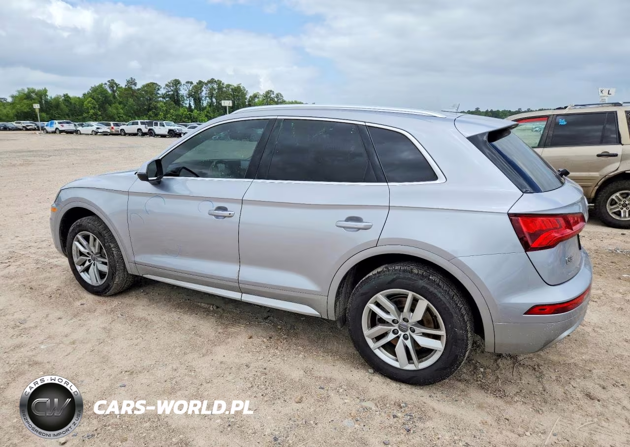 2020 Audi Q5 Premium VIN:WA1ANAFY5L2009983 - 2