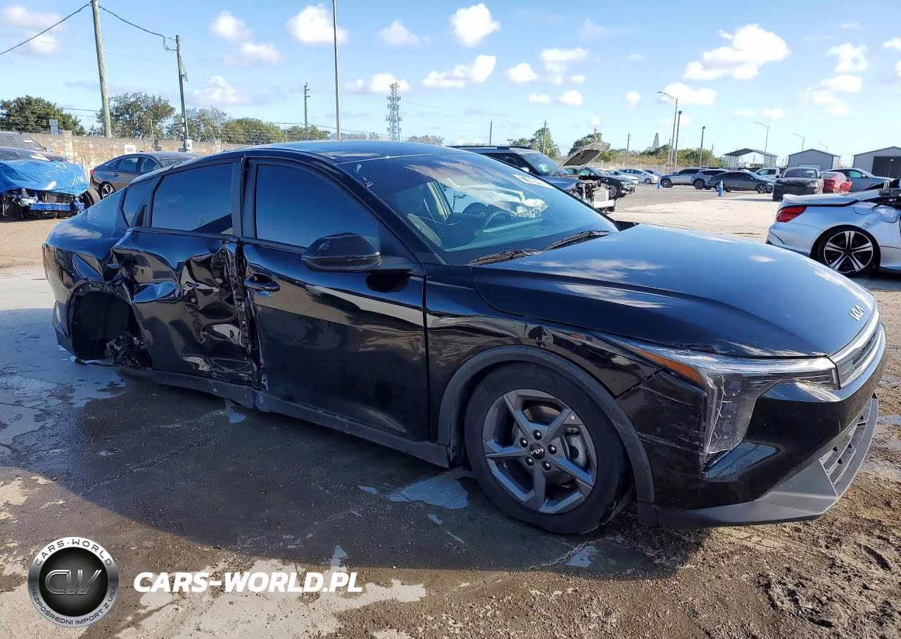 2025 Kia K4 Lxs VIN:3KPFT4DE6SE054816 - 4