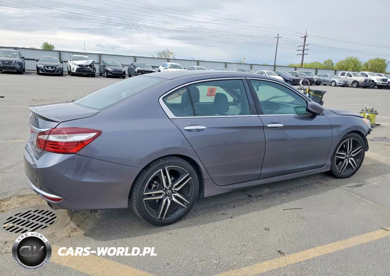 2017 Honda Accord Sport VIN:1HGCR2F5XHA139576 - 3