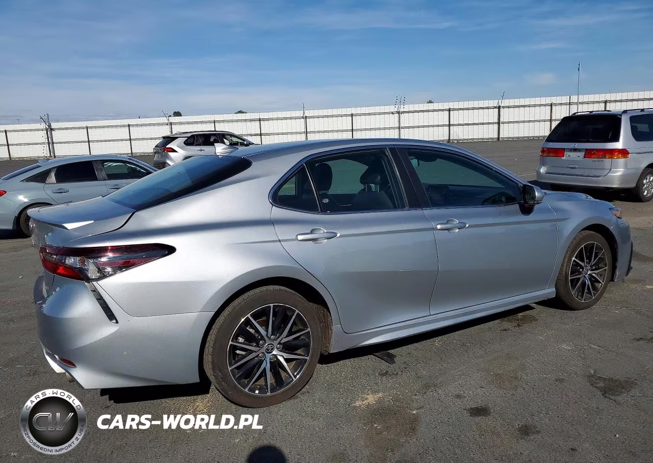 2024 Toyt Camry VIN:4T1G11AKXRU200242 - 3