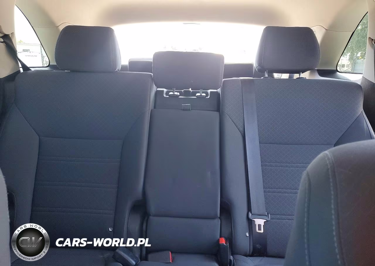 2020 Kia Sorento S VIN:5XYPGDA57LG682403 - 10
